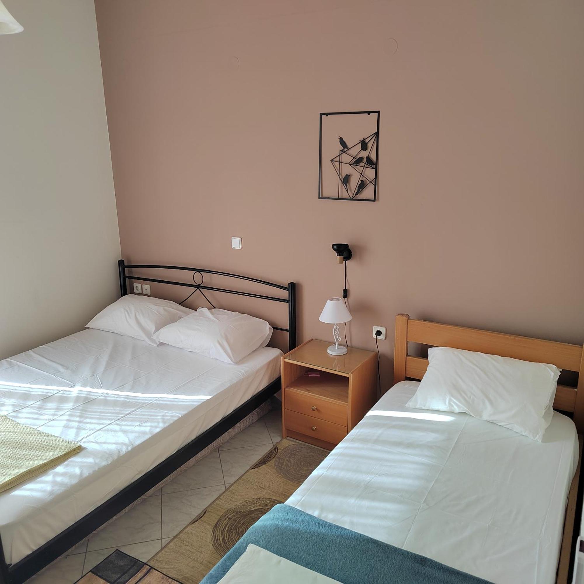 Manos Apartments คอลิมวาริออน ภายนอก รูปภาพ